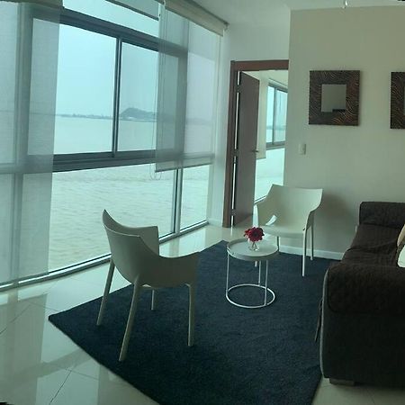 Apartamento Vista Al Rio Puerto Santana Riverfront 1 Гуаякиль Экстерьер фото