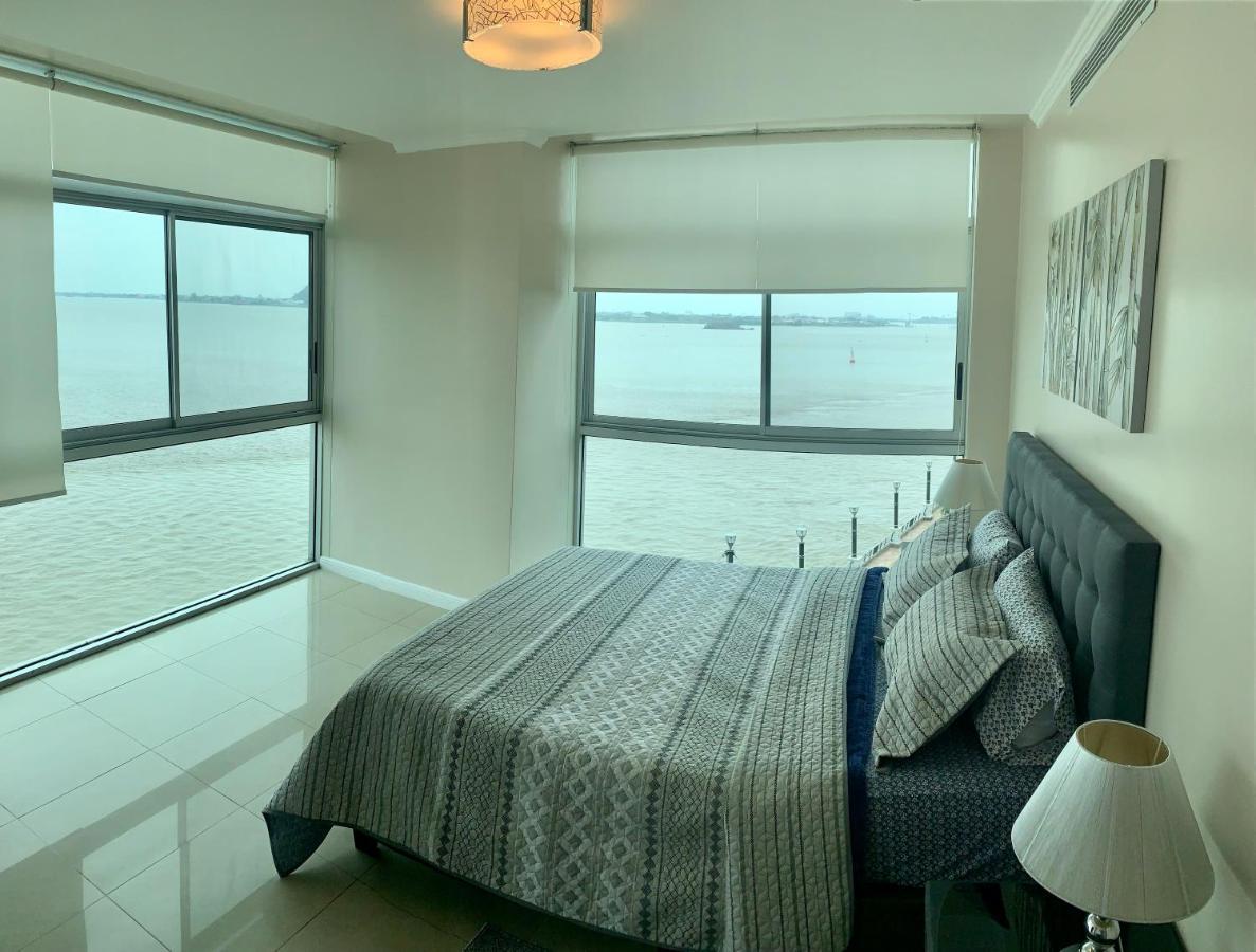 Apartamento Vista Al Rio Puerto Santana Riverfront 1 Гуаякиль Экстерьер фото